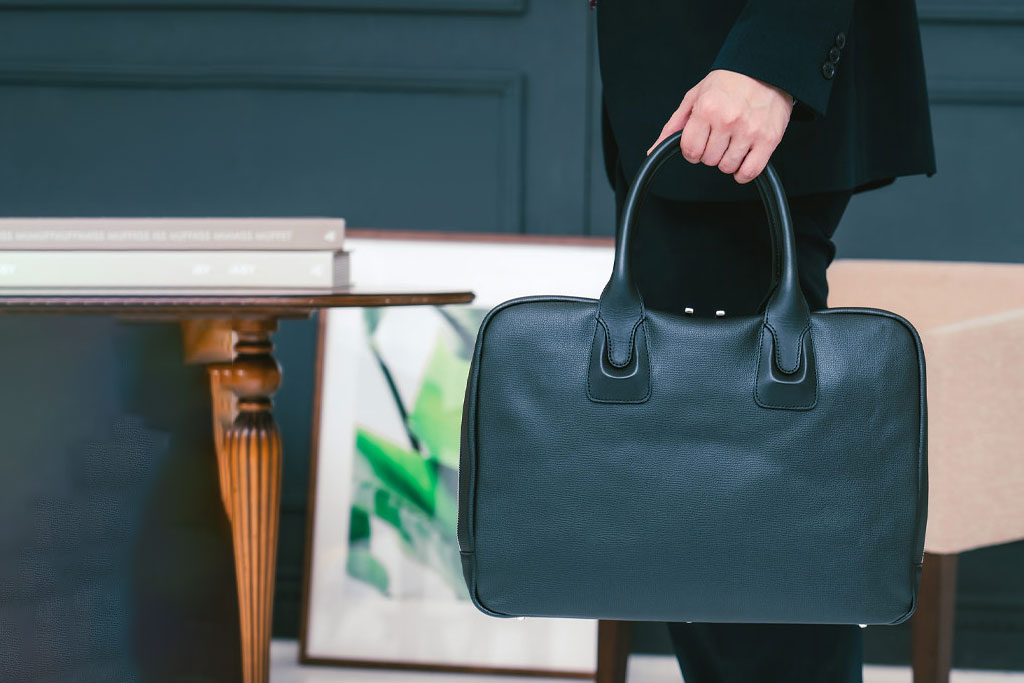 40代男性におすすめ。皇室御用達「Bespoke denHamano」のビジネスバッグ