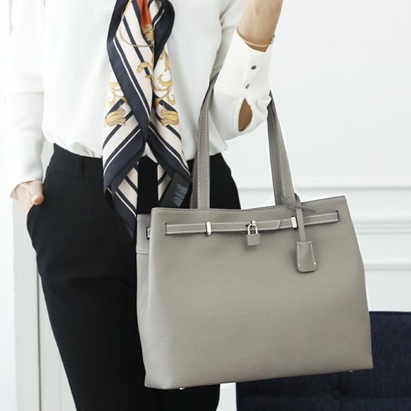 傳濱野】《人気No.1黄金比シリーズ A4トート決定版》キャリアシーンが