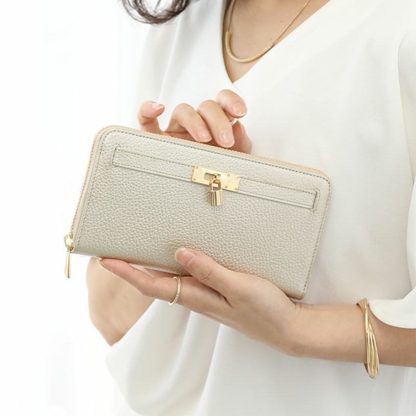 金運アップカラー財布は傳濱野はんどばっぐのミーティアウォレット シャンパンゴールド