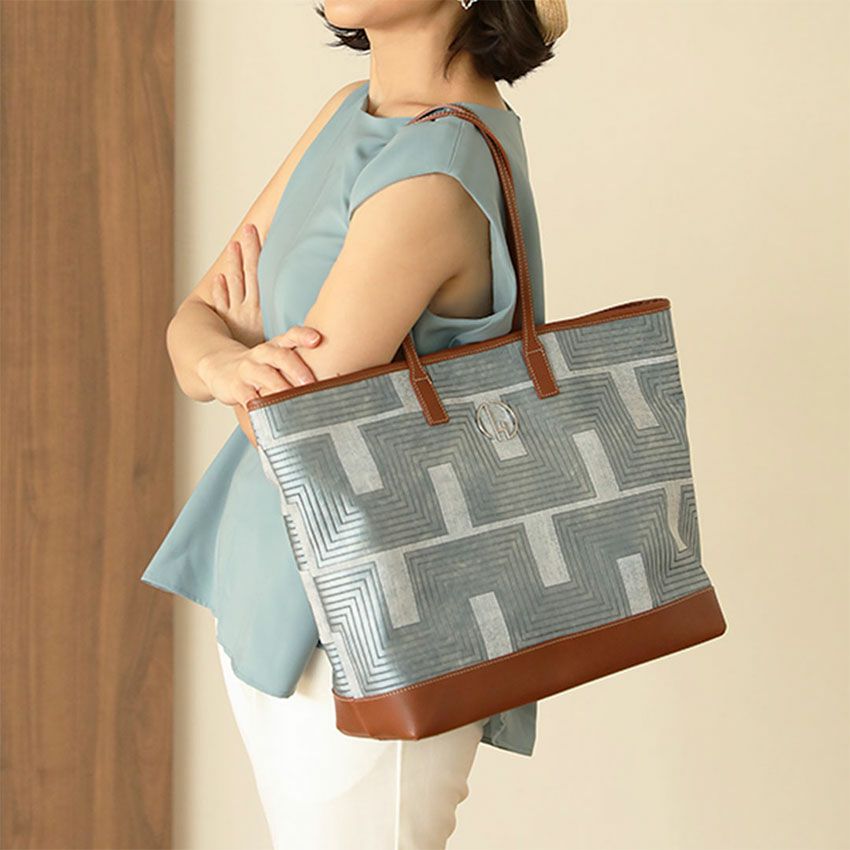 傳濱野】《Summer Limited》全身がぱっと明るくなる“華やぎ”トート