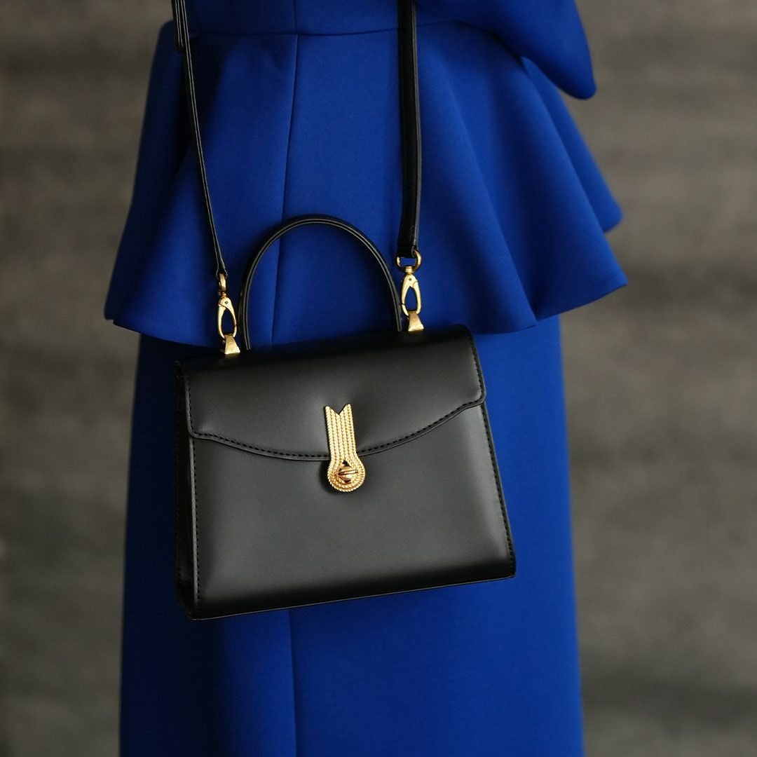 傳濱野】持つ人の“額縁”になる、ロイヤルサイズ。王室愛用モデル金具の