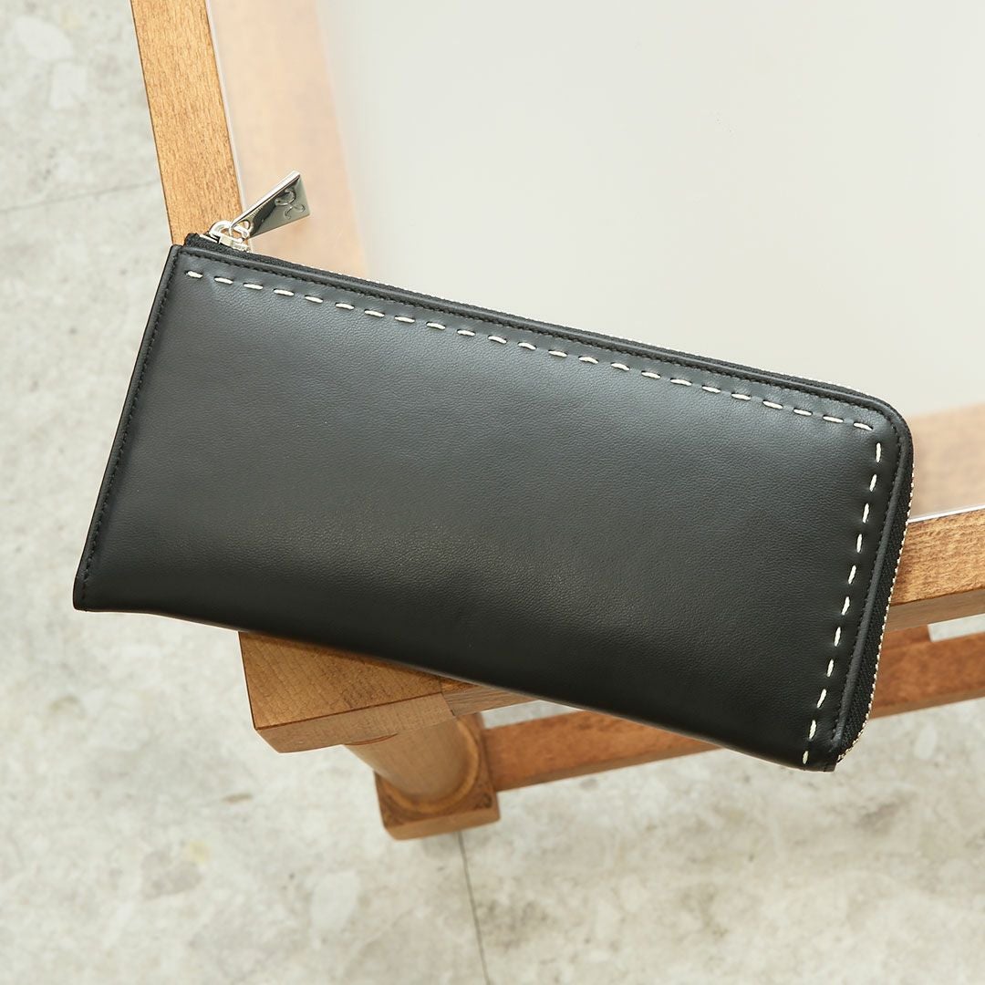 黒色のおすすめの開運財布 傳濱野 マカロンウォレット リコリス