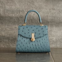 【傳濱野】《Luxury Line》ジュエリーライクなオーストリッチに、王室愛用モデル金具を添えたワンハンドルバッグAlicia Struzzo（アリシアストラッツォ）