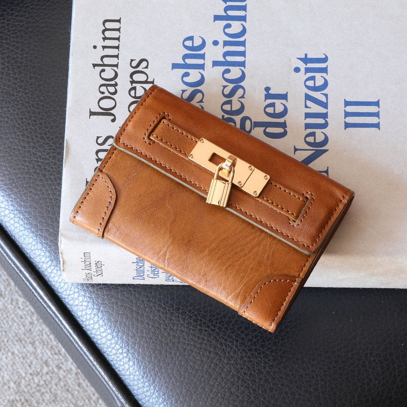 【傳濱野】結ばれたご縁を、そっと守る。錠前金具をあしらった良縁名刺入れclavis（クラヴィス）