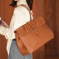 【傳濱野】日々を共に歩む、“素肌”仕立て。日本女性のためのA4ビジネスフラップトートHelena（ヘレナ）