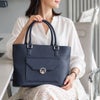 【傳濱野】360度、好印象。ハンドバッグ仕立ての品格をまとう、A4お仕事トートEleonora Classe（エレオノーラ クラッセ）